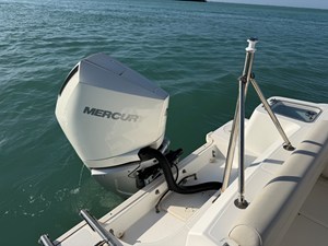 2021 Boston Whaler 230 OUTRAGE 8