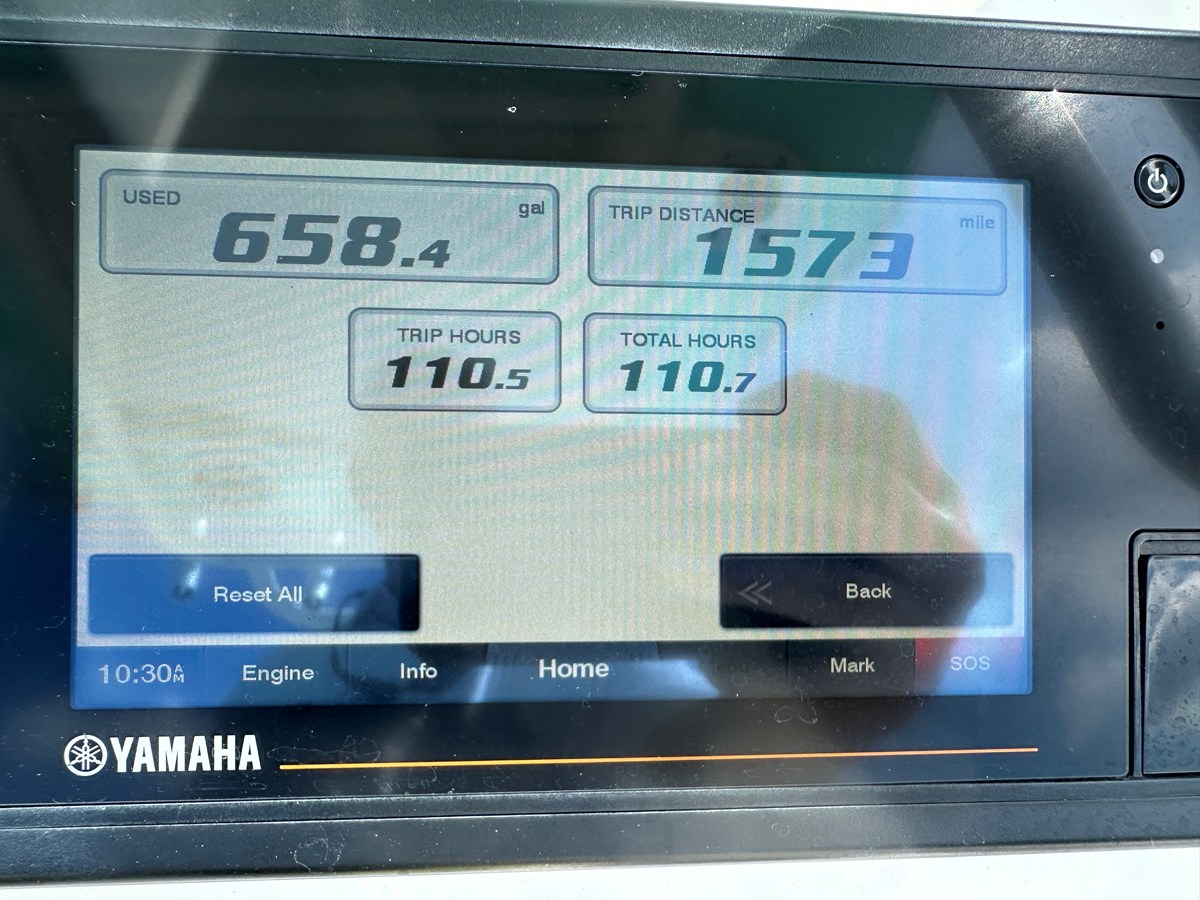 2021 Everglades 243 CC 11