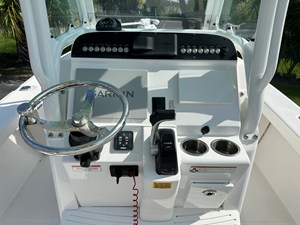 2021 Everglades 243 CC 14