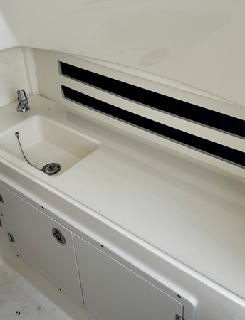2018 Boston Whaler 330 OUTRAGE 22