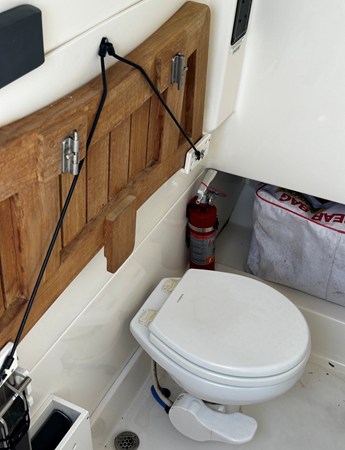 2018 Boston Whaler 330 OUTRAGE 23