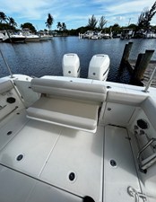 Boston Whaler 330 OUTRAGE 4 2018 Boston Whaler 330 OUTRAGE 5
