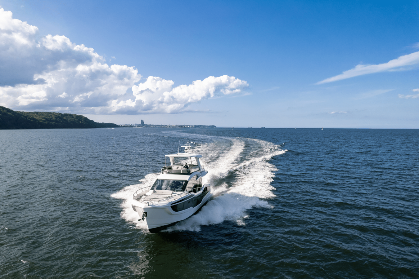 2027 Galeon 560 FLY 16