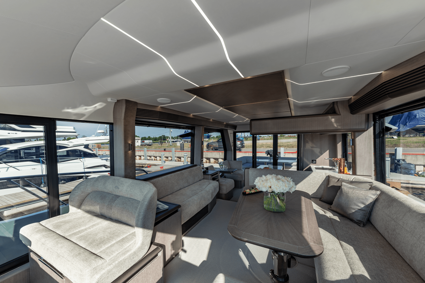 2027 Galeon 560 FLY 20