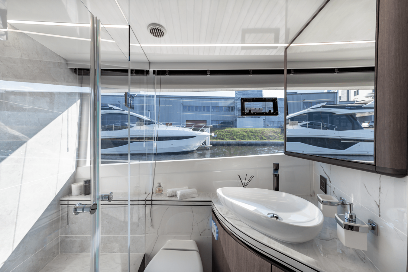 2027 Galeon 560 FLY 27