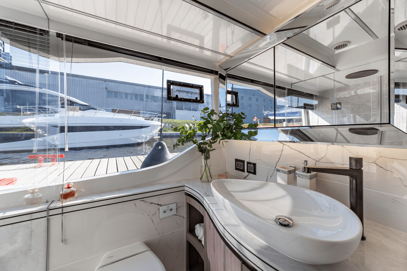 2027 Galeon 560 FLY 31