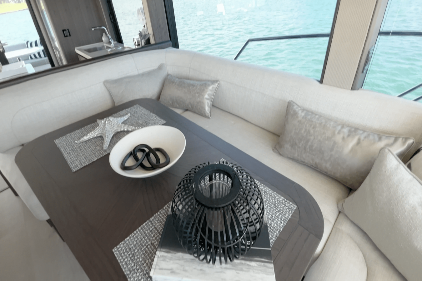 2027 Galeon 560 FLY 46