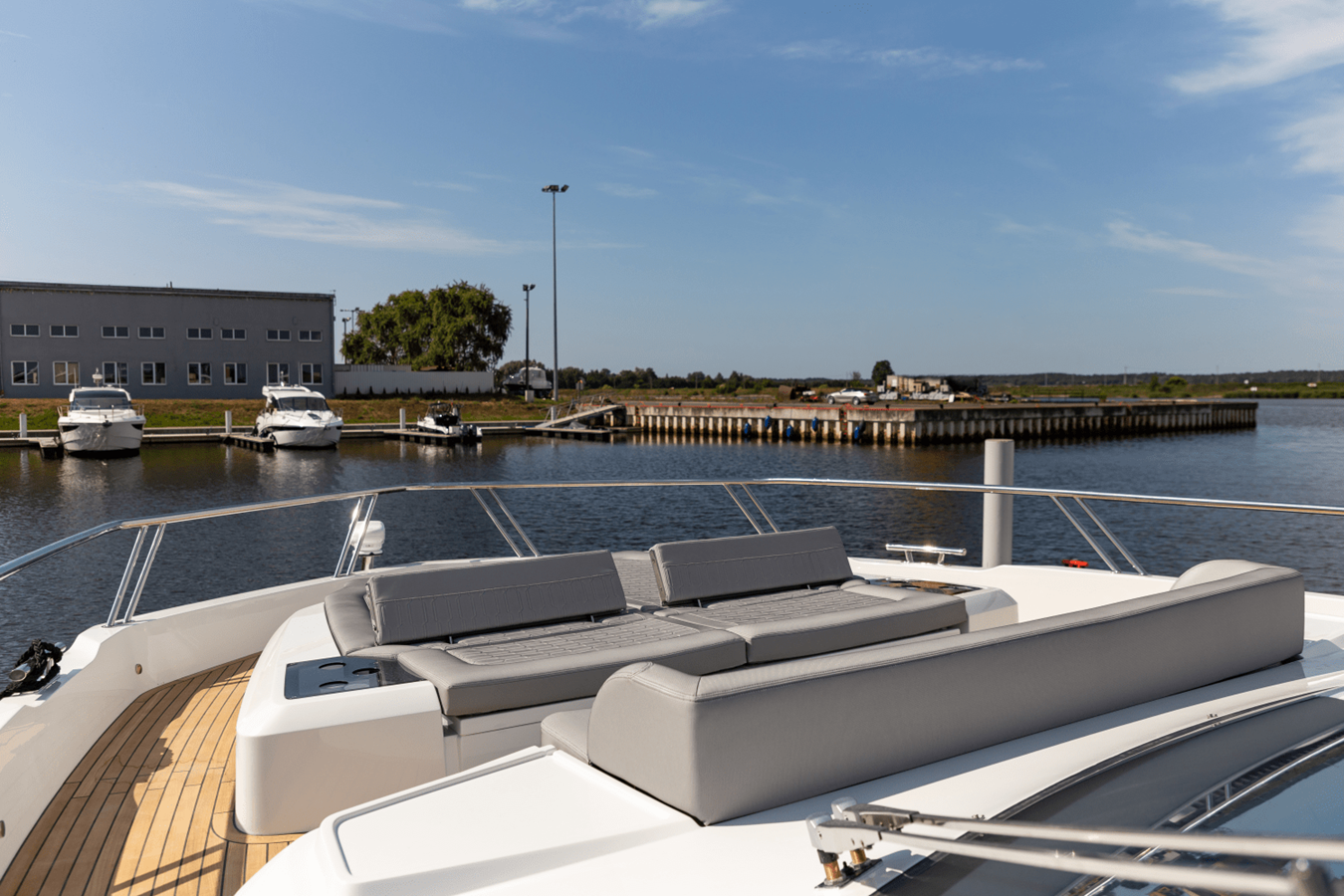 2027 Galeon 560 FLY 70