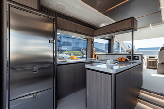 2027 Galeon 560 FLY 18