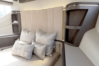 2027 Galeon 560 FLY 49