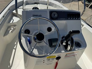 Boston Whaler 170 Montauk 7 2027 Boston Whaler 170 Montauk 8