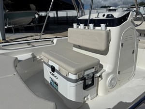 Boston Whaler 170 Montauk 9 2027 Boston Whaler 170 Montauk 10
