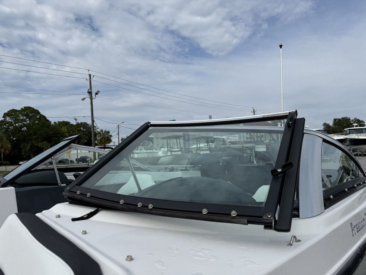2019 Four Winns HD 200 FREEDOM 28