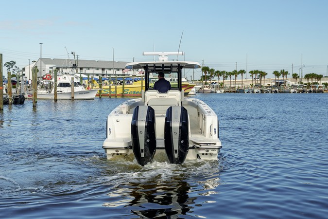 2027 Boston Whaler 330 Outrage 3