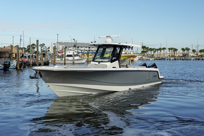 2027 Boston Whaler 330 Outrage 8