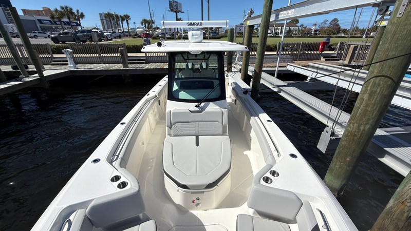 2027 Boston Whaler 330 Outrage 15