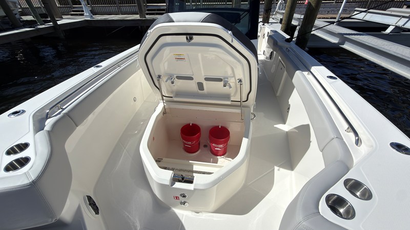 2027 Boston Whaler 330 Outrage 16