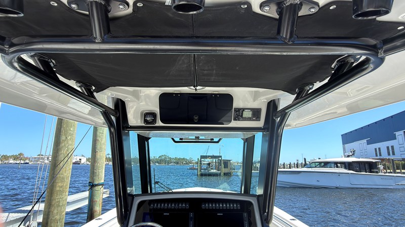 2027 Boston Whaler 330 Outrage 22
