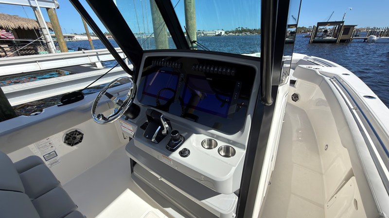 2027 Boston Whaler 330 Outrage 23