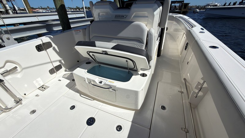 2027 Boston Whaler 330 Outrage 32