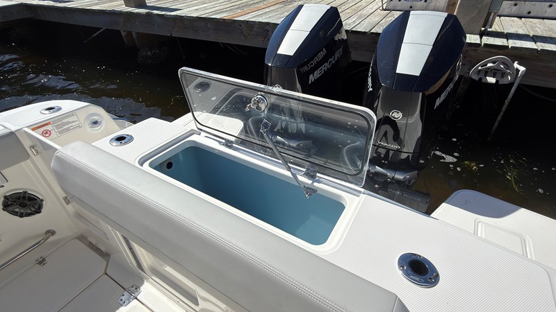2027 Boston Whaler 330 Outrage 35