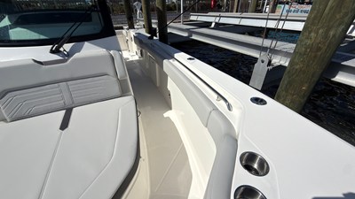 2027 Boston Whaler 330 Outrage 17