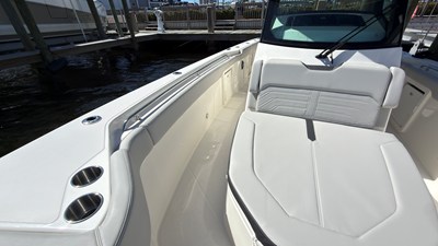 2027 Boston Whaler 330 Outrage 18