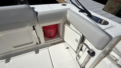 2027 Boston Whaler 330 Outrage 38