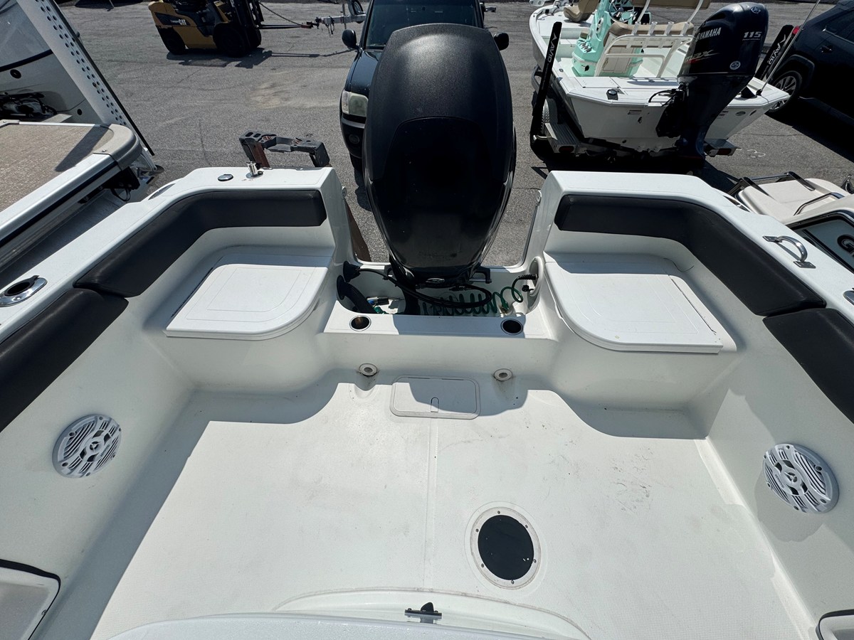 2016 Clearwater 220 CE 8