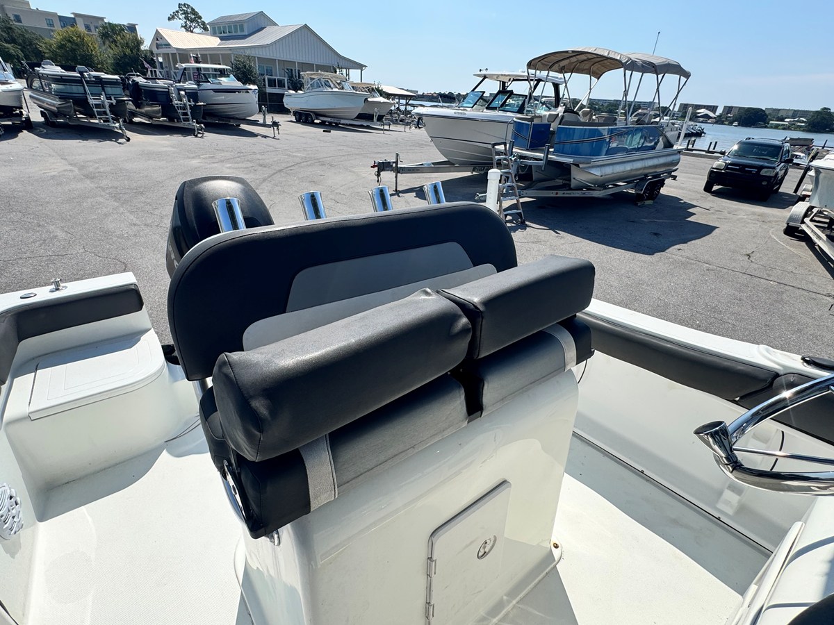 2016 Clearwater 220 CE 12