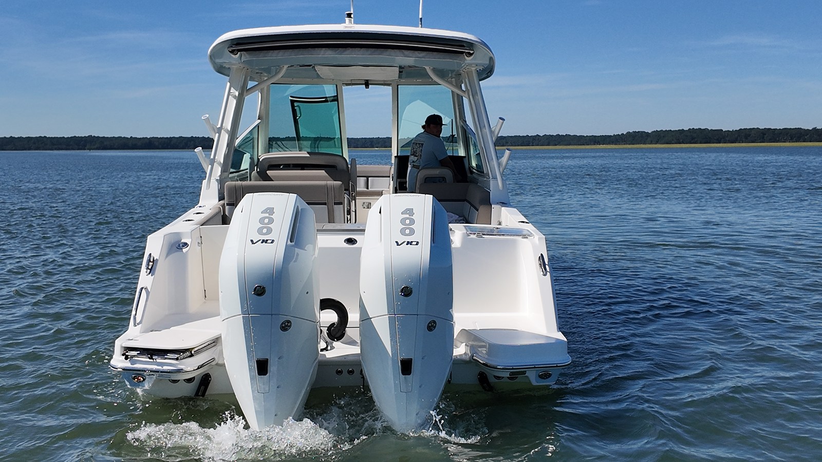 2027 Boston Whaler 330 Vantage 4