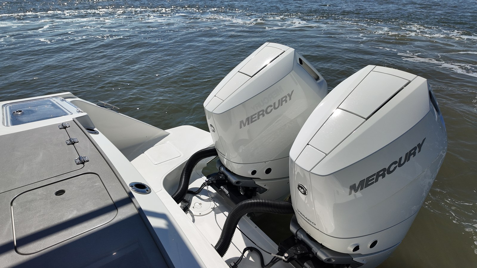 2027 Boston Whaler 330 Vantage 6