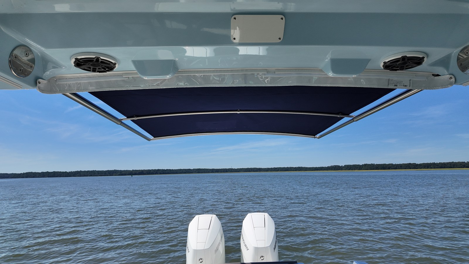 2027 Boston Whaler 330 Vantage 7