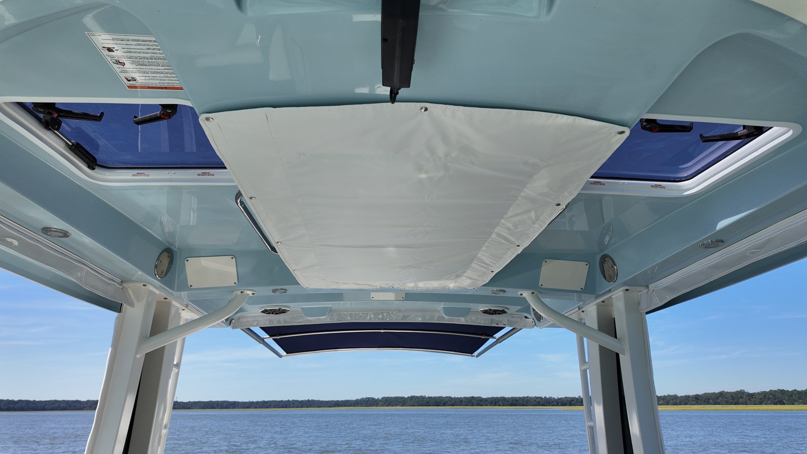 2027 Boston Whaler 330 Vantage 25