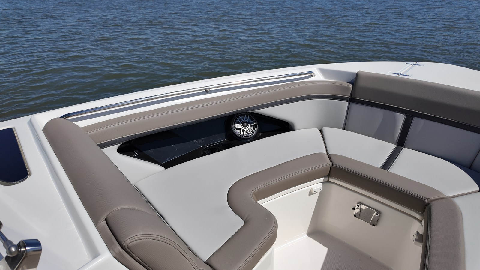 2027 Boston Whaler 330 Vantage 29