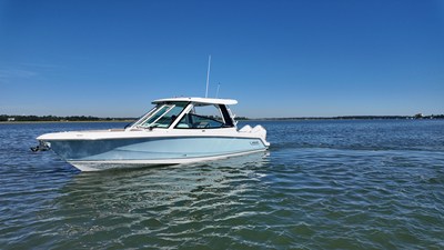 Boston Whaler 330 Vantage 0 2027 Boston Whaler 330 Vantage 1