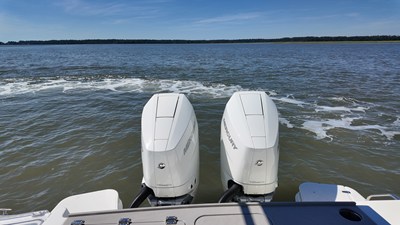 Boston Whaler 330 Vantage 4 2027 Boston Whaler 330 Vantage 5