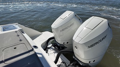 Boston Whaler 330 Vantage 5 2027 Boston Whaler 330 Vantage 6