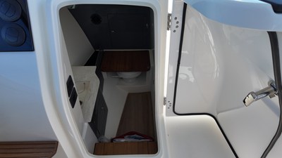 2027 Boston Whaler 330 Vantage 21
