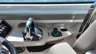 2027 Boston Whaler 330 Vantage 23