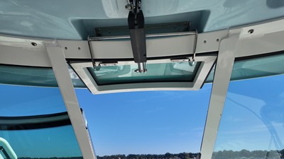 2027 Boston Whaler 330 Vantage 27
