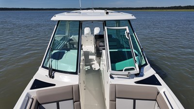 2027 Boston Whaler 330 Vantage 28