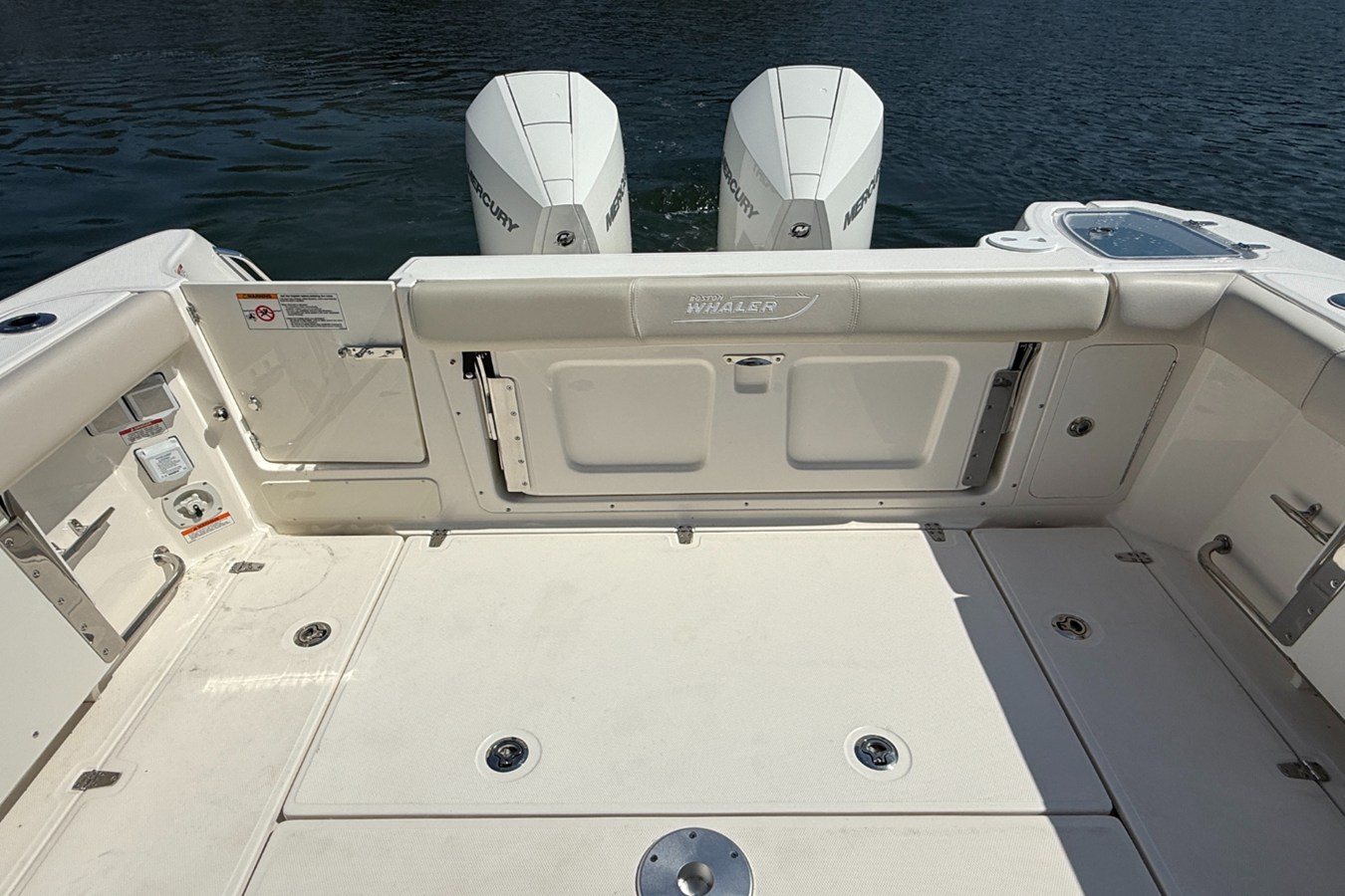 2026 Boston Whaler 285 Conquest 9