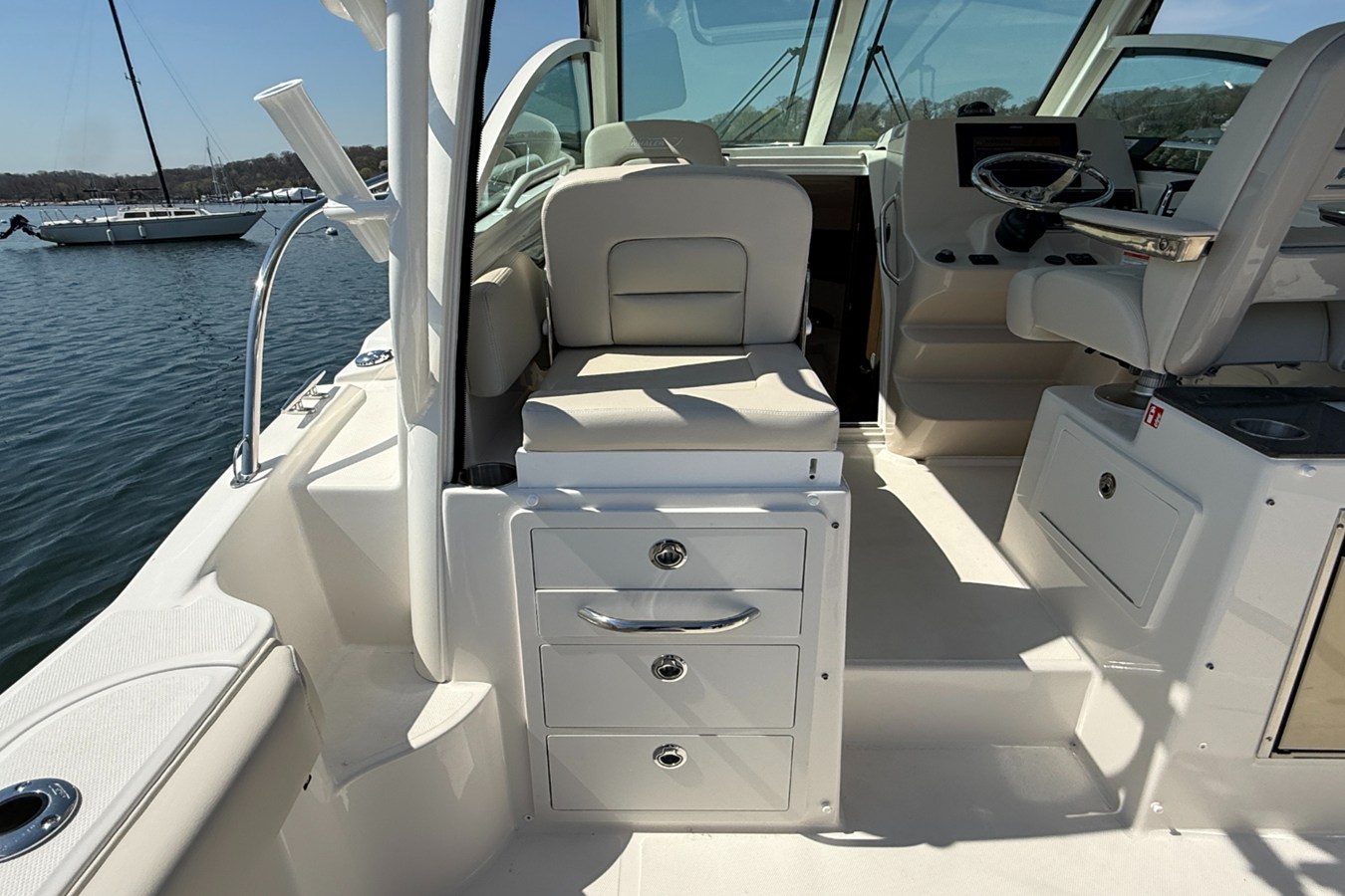 2026 Boston Whaler 285 Conquest 16