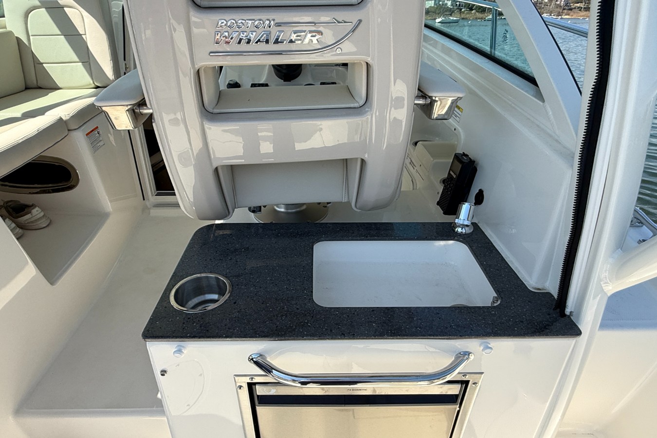 2026 Boston Whaler 285 Conquest 22