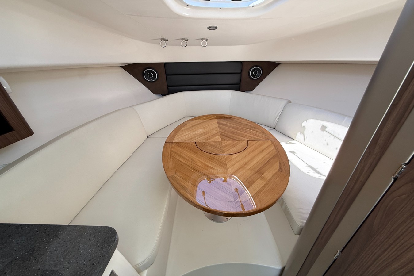 2026 Boston Whaler 285 Conquest 33
