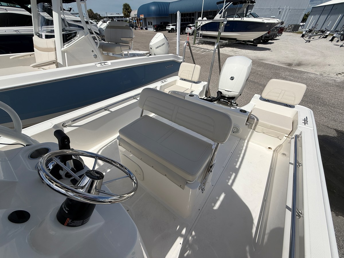 2027 Boston Whaler 190 Montauk 14