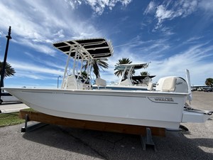 Boston Whaler 190 Montauk 0 2027 Boston Whaler 190 Montauk 1