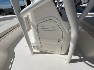 2027 Boston Whaler 190 Montauk 17