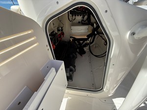 2027 Boston Whaler 190 Montauk 18